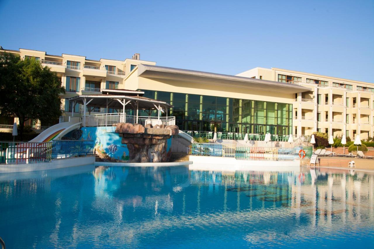 Hotel Perla Beach Luxury Primorsko Exteriör bild