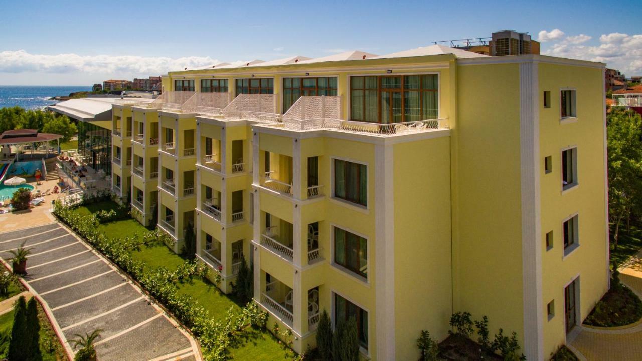 Hotel Perla Beach Luxury Primorsko Exteriör bild
