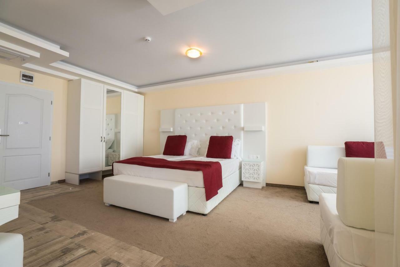 Hotel Perla Beach Luxury Primorsko Exteriör bild